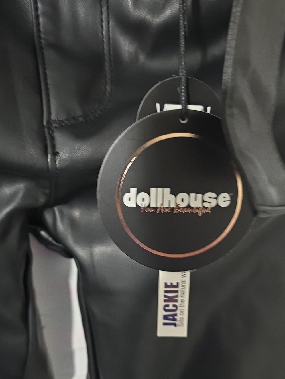 Dollhouse - Picture 3 of 6